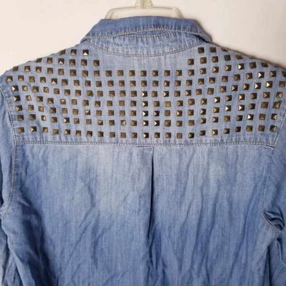 Urban Outfitters Women Medium BDG Blue Denim Studded‎ Button Down Shirt - Picture 5 of 13
